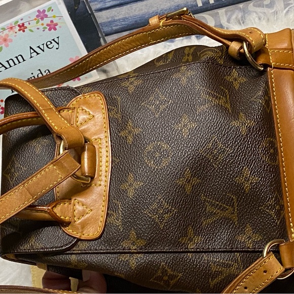 💗💗💗SOLD💗💗💗
🤩MONTSOURIS PM BACKPACK MONOGRAM🤩 - Picture 8 of 16